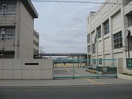 寝屋川市立第二中学校 の画像