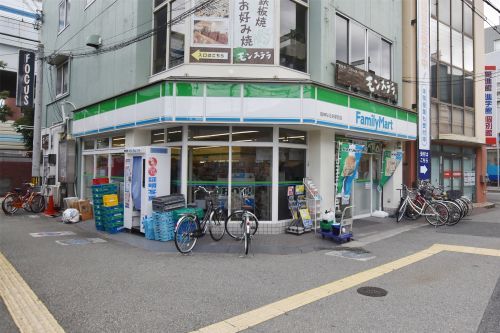 ファミリーマート 阪神なるお駅前店の画像