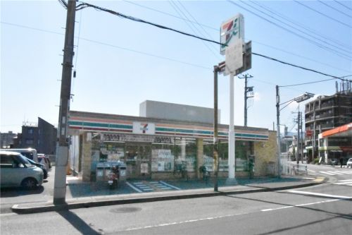 セブンイレブン 柳本町店の画像