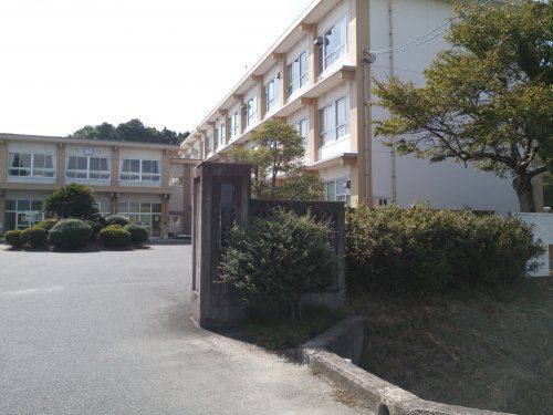 米子市立尚徳中学校の画像