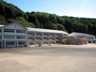 みなかみ町立新治小学校の画像