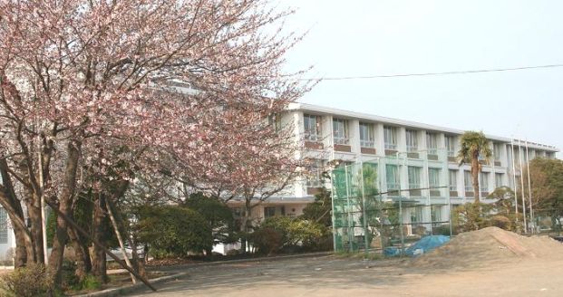 綾瀬市立綾瀬中学校の画像
