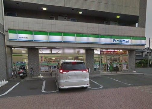 ファミリーマート 鶴川駅西店の画像