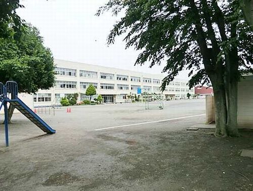 西鶴間小学校の画像