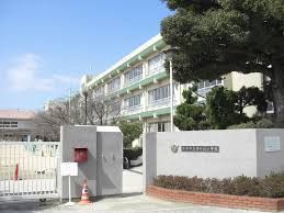 春日丘小学校の画像