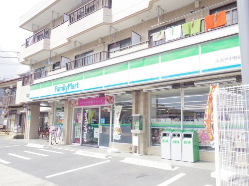 ファミリーマート 川崎登戸店の画像