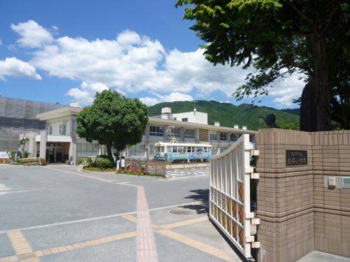 亀岡市立 安詳小学校の画像