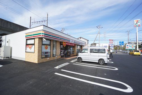 セブンイレブン小金沢坂下店の画像