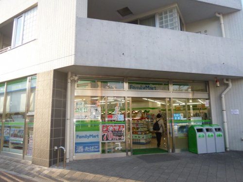ファミリーマート世田谷喜多見店の画像