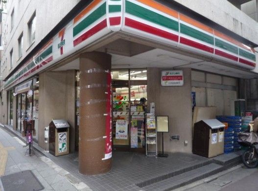 セブンイレブン 板橋仲宿商店街店の画像