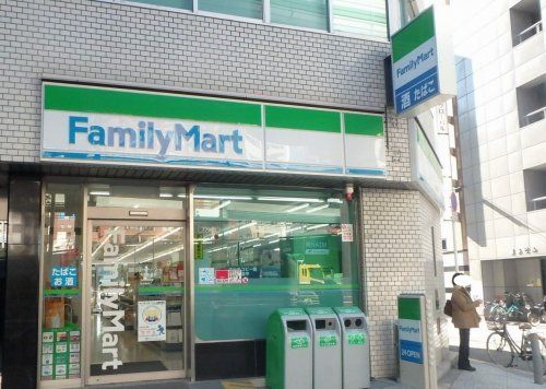 ファミリーマート　本町駅西店の画像