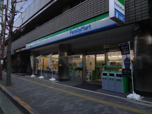 ファミリーマート江坂駅北店の画像