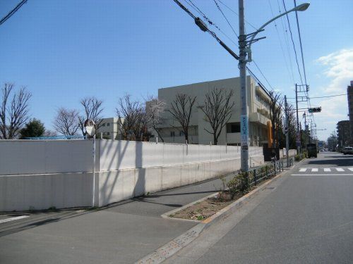 府中市立若松小学校の画像