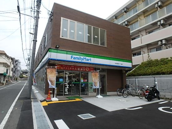 ファミリーマート東淀川駅前店の画像
