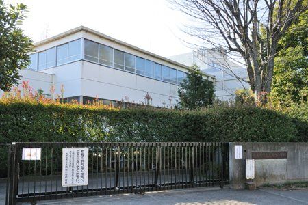 西東京市立上向台小学校の画像