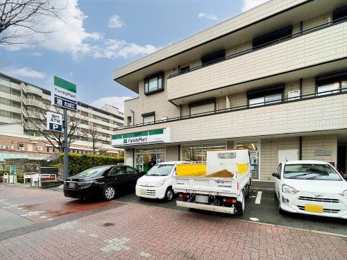 ファミリーマート阪急御影駅前店の画像