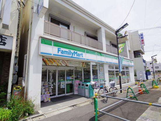 ファミリーマート石神井公園駅南口店の画像