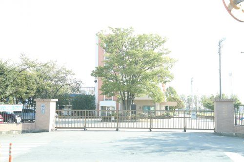 白岡市立南小学校（白岡市小久喜）の画像