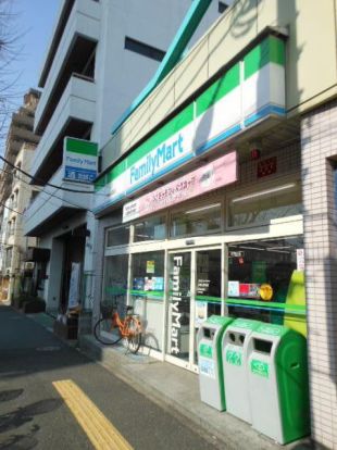 ファミリーマート本駒込駅前店の画像