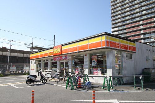 デイリーヤマザキ六地蔵駅前店の画像