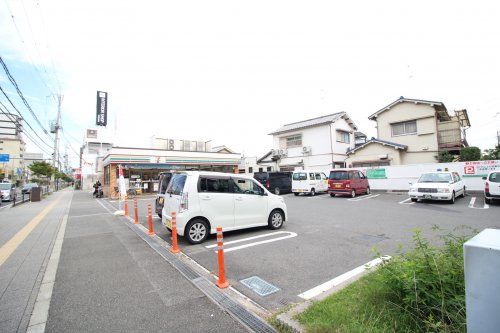 セブン－イレブン豊中服部南町４丁目店の画像