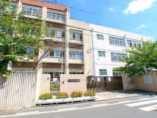 尼崎市立 七松小学校の画像
