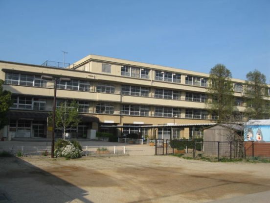 鳴尾小学校の画像