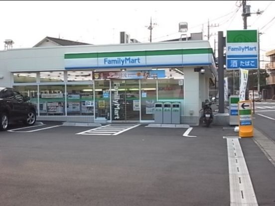 ファミリーマート 堰三丁目店の画像