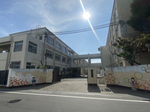 京都市立勧修中学校の画像