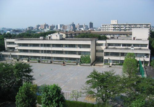 赤塚新町小学校の画像