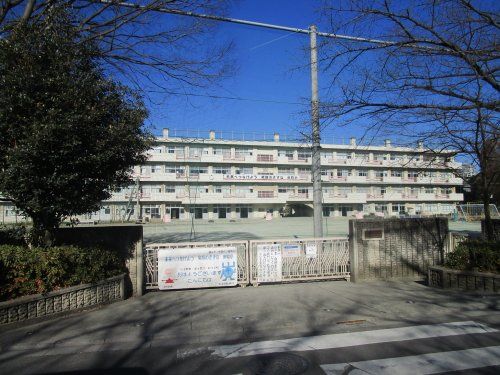 さいたま市立岸町小学校の画像