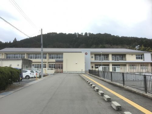 丹波市立新井小学校の画像