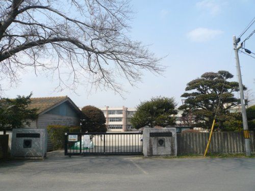 茨城町立長岡小学校の画像