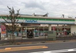 ファミリーマート六町駅前店の画像