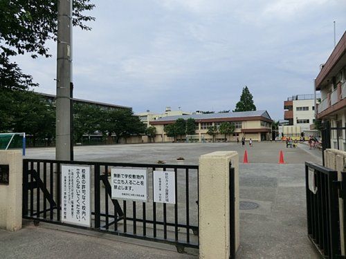 西東京市立本町小学校の画像