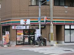セブン−イレブン大阪靱本町３丁目店の画像