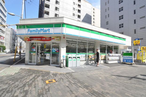 ファミリーマート 阿波座立売堀店の画像