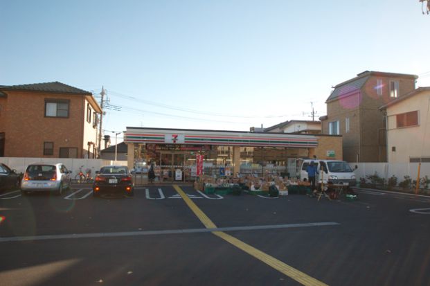 セブン−イレブン草加新田店の画像