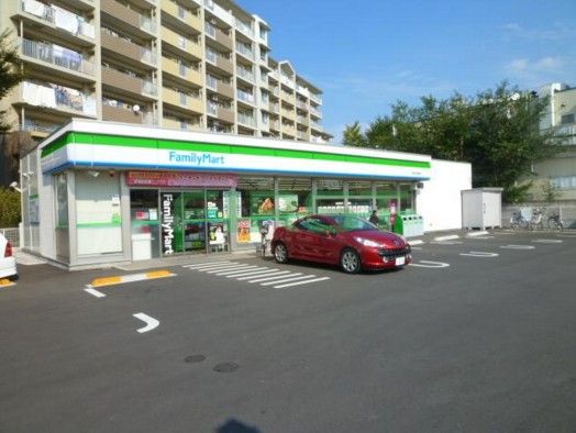 ファミリーマート 三鷹台団地南店の画像