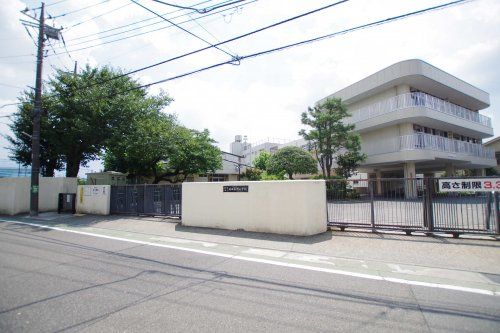 稲城市立稲城第七小学校の画像