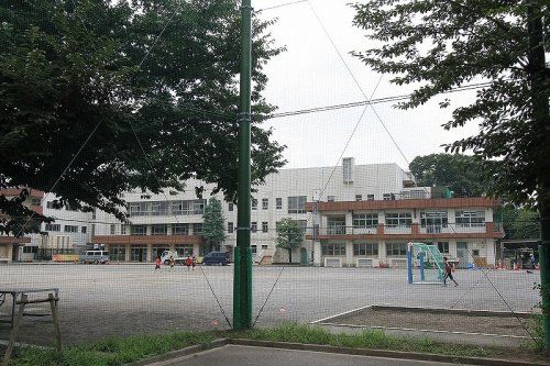 西東京市立本町小学校の画像