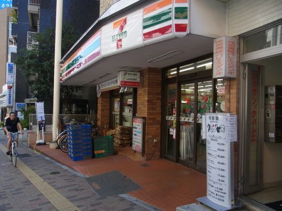 セブンイレブン 高円寺駅前店の画像