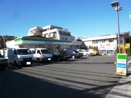 ファミリーマート世田谷教育会館前店の画像