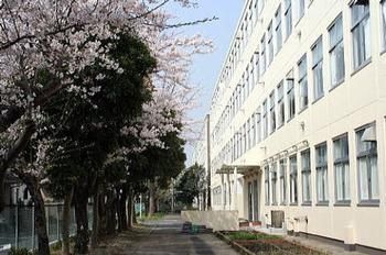 横浜市立　上郷中学校の画像