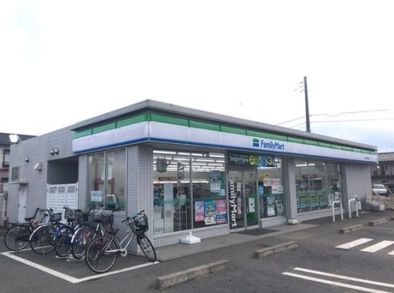 ファミリーマート流通経済大前店の画像