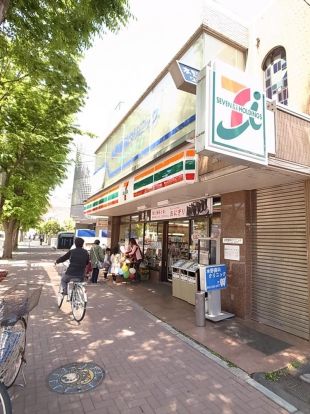 セブンイレブン千葉幸町店の画像