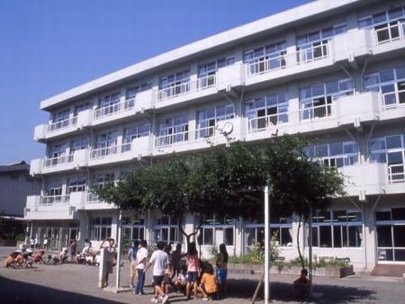 【秦野市】本町小学校の画像