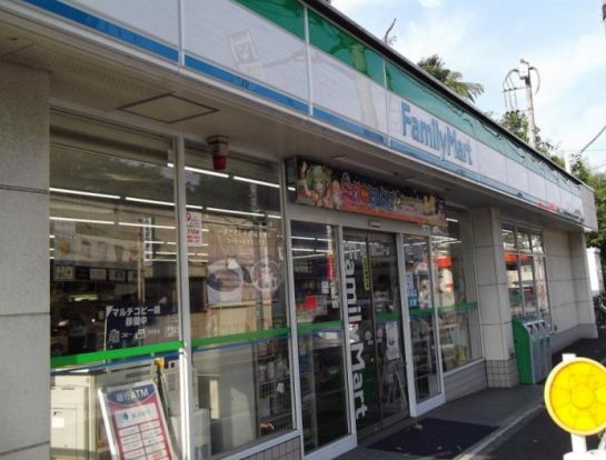 ファミリーマート 小浦権太坂店の画像