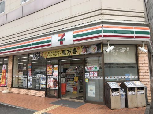  セブン−イレブン大阪十三本町３丁目店の画像