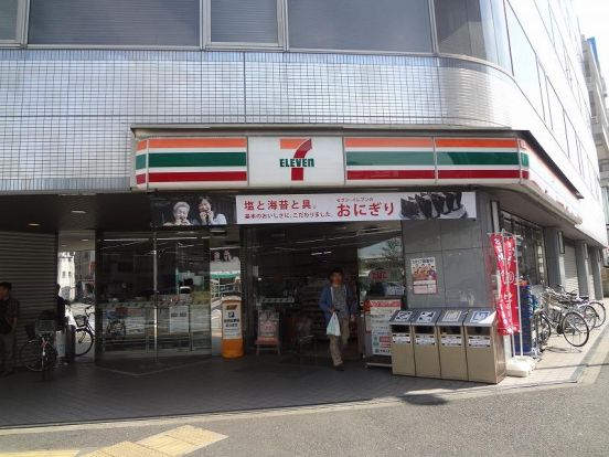 セブンイレブン立川市役所前店の画像